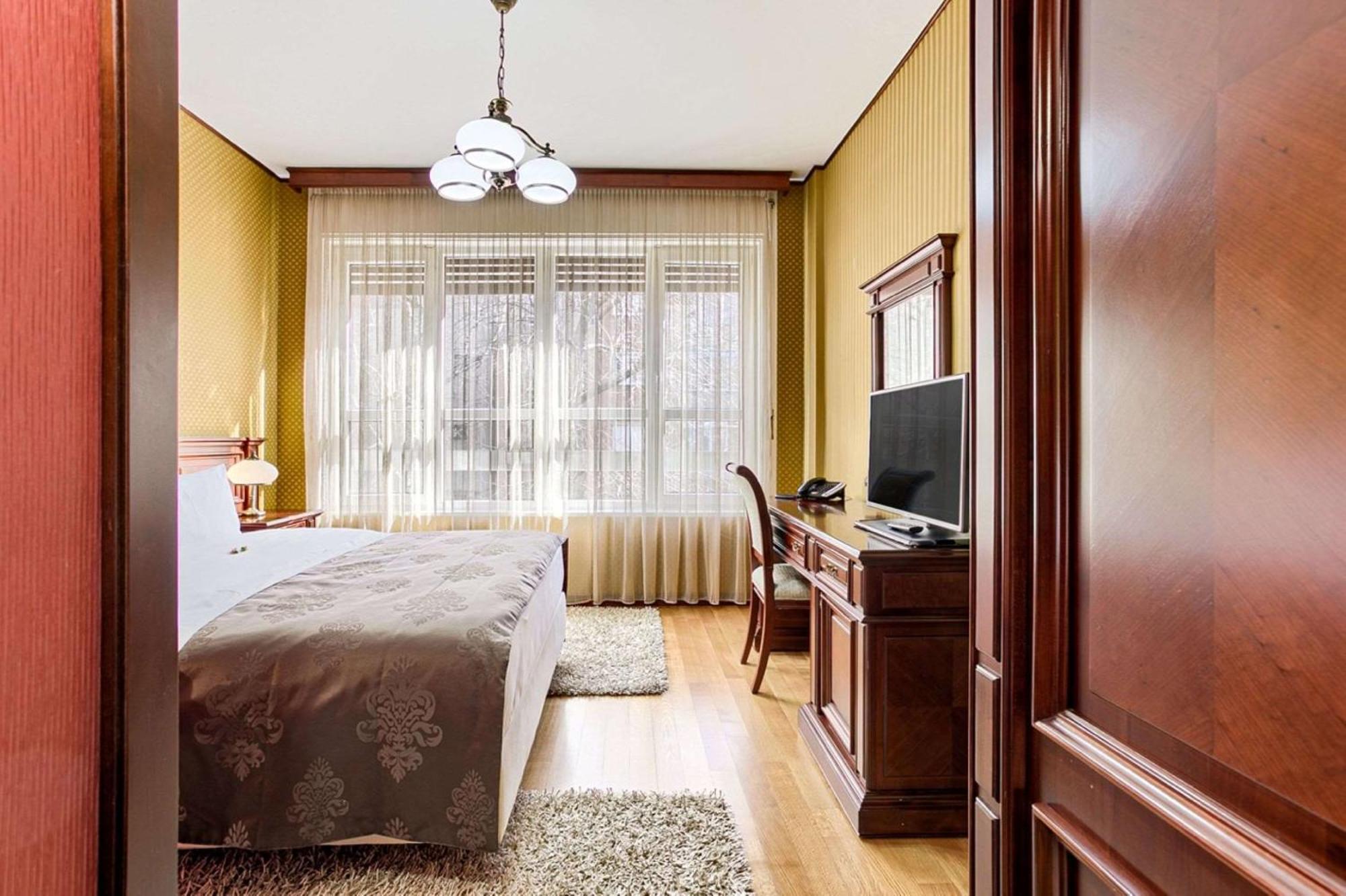 Best Western Central Hotel Arad Ngoại thất bức ảnh